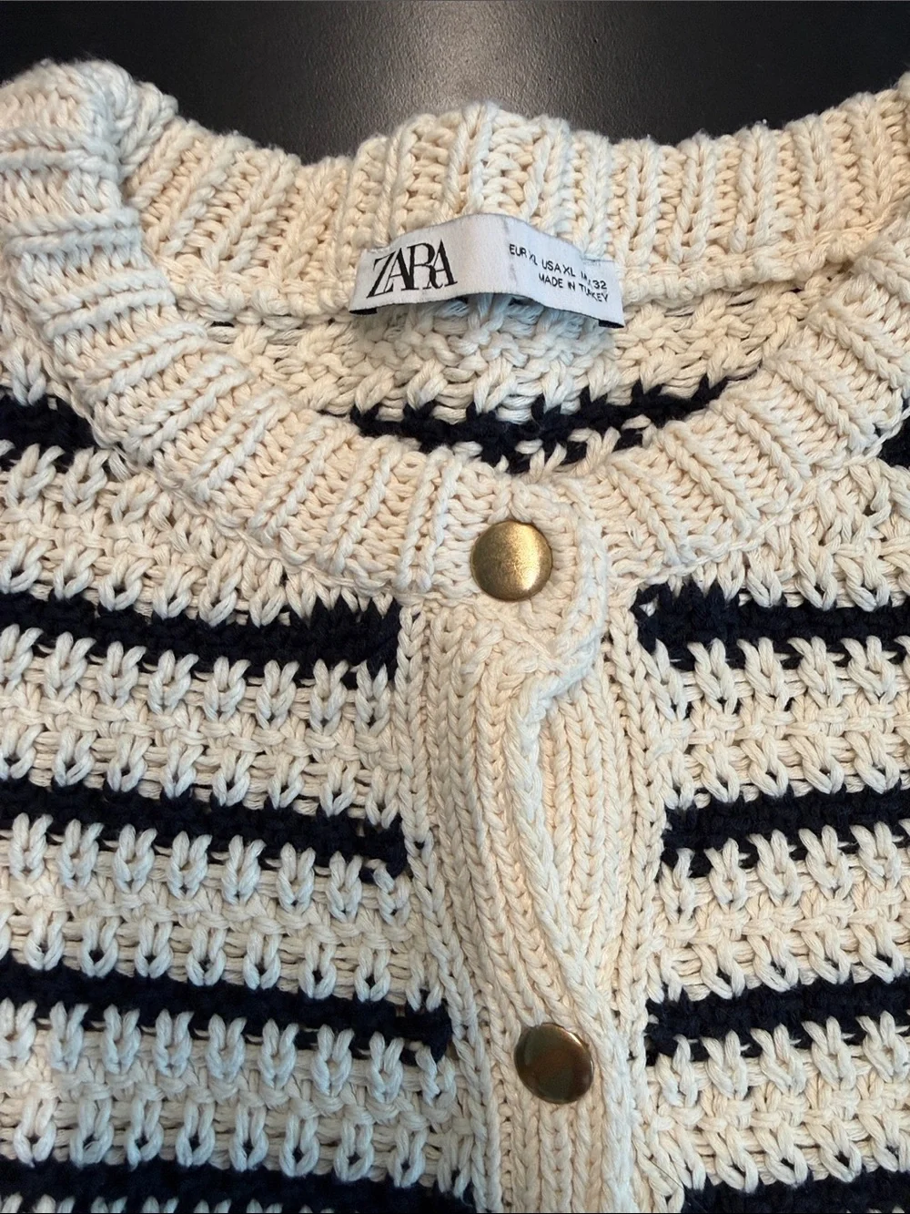 Zara oversized chunky knit sweater.  
Size XL. - Picture 2 of 4